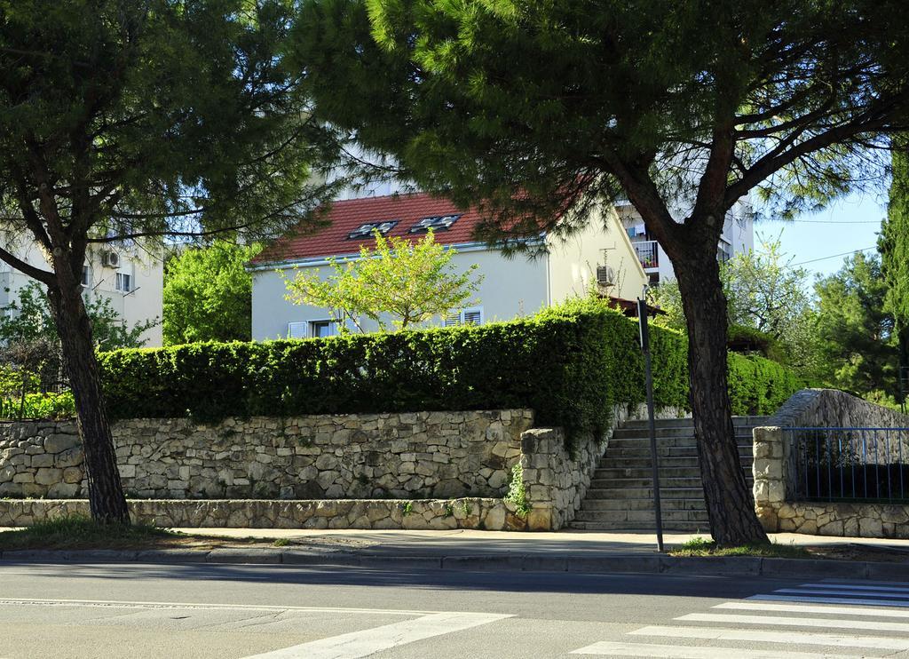Green Garden Apartment Split Exterior photo