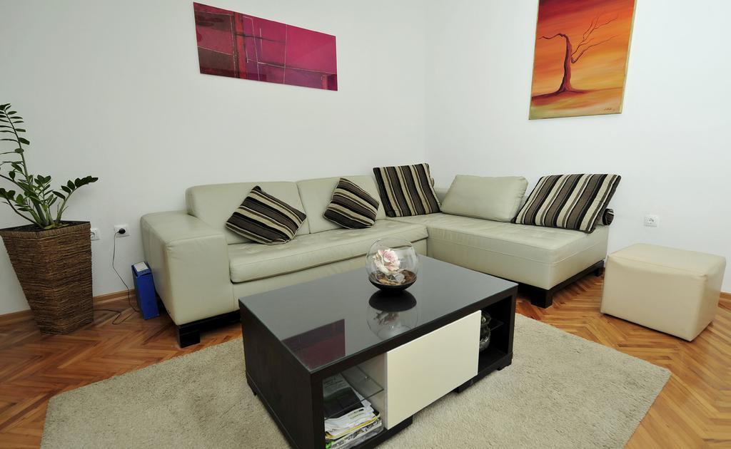 Green Garden Apartment Split Exterior photo